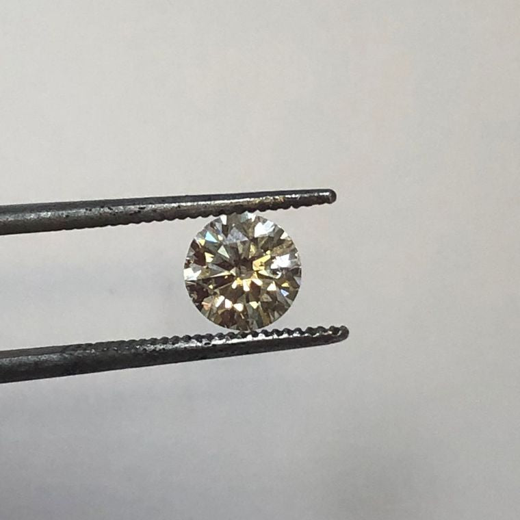 Round, 0.92 Ct, J, I1, Very Good Cut Diamond